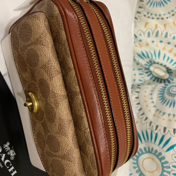 Coach Camera Bag - Picture 3 of 4